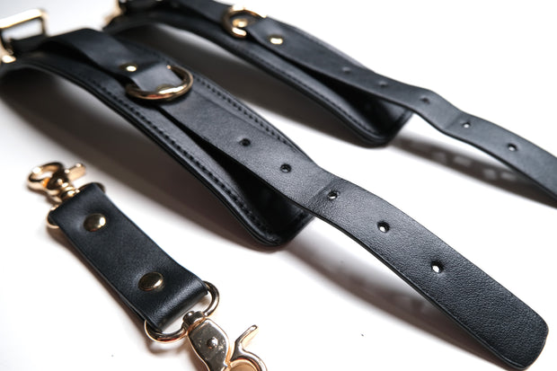 Leather Collar With Handcuffs Set