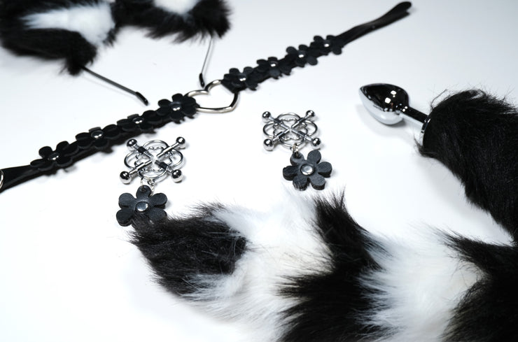 Black Plum Blossom Pet Play Set